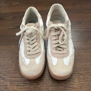 Dolce vita notice sneakers